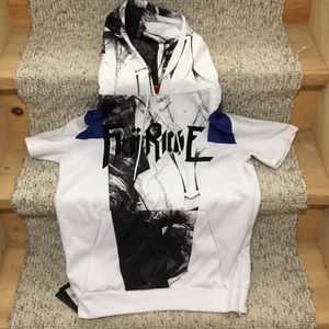VIE+Riche Shortsleeve Hoodie Size S